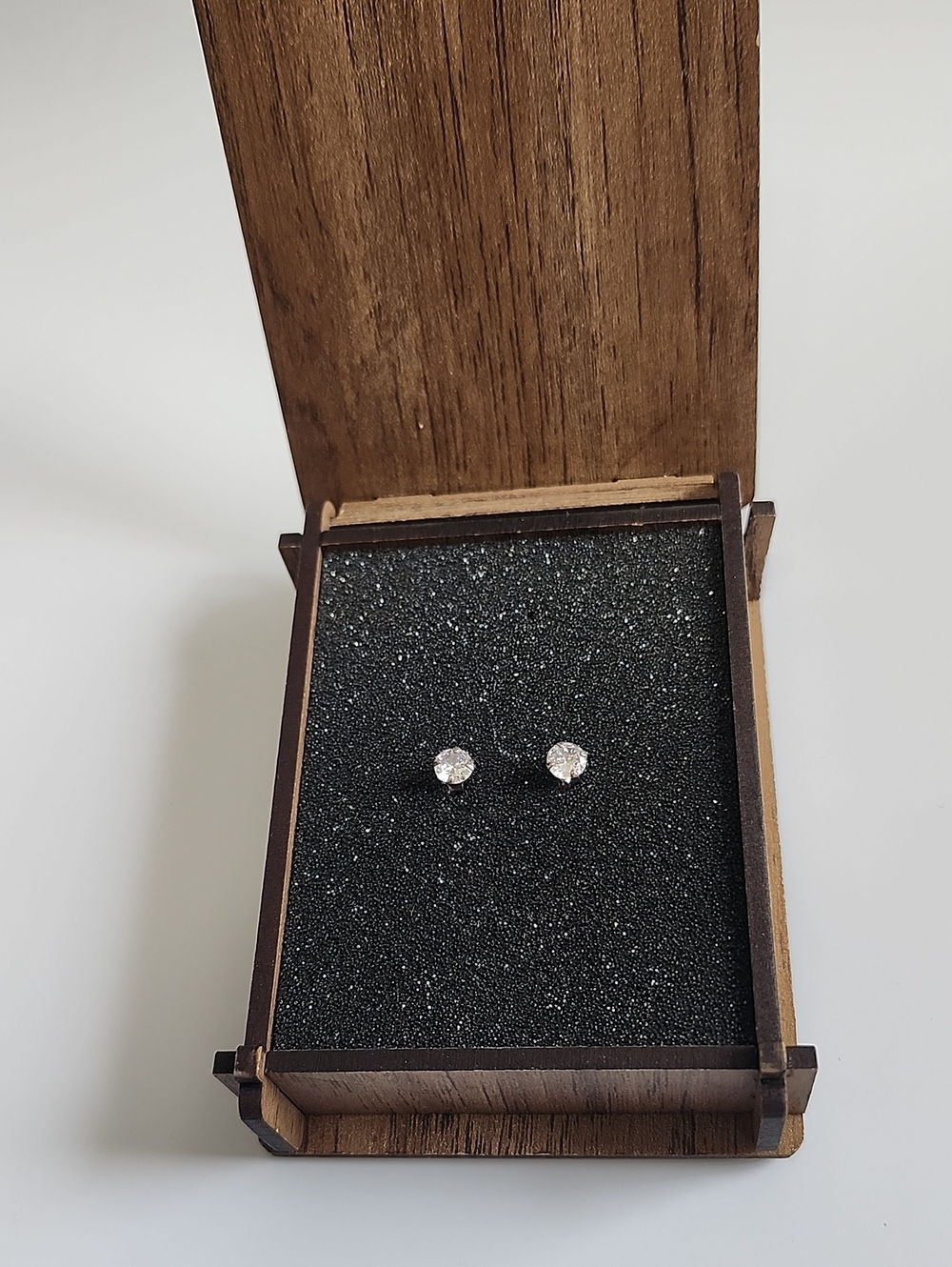 Classic Round Clear Crystal Stud Earrings - Silver